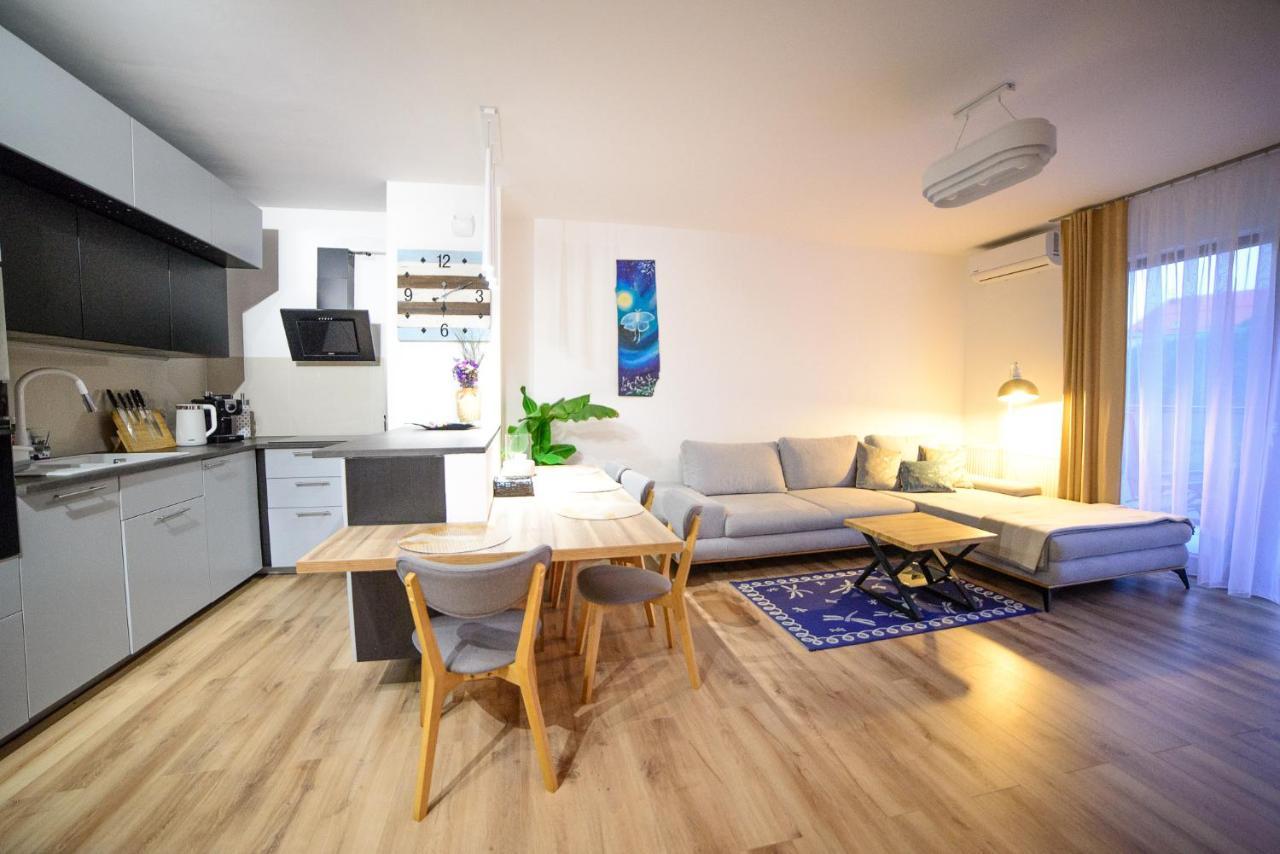 Apartamenty Via Marina Wrocław Exteriör bild
