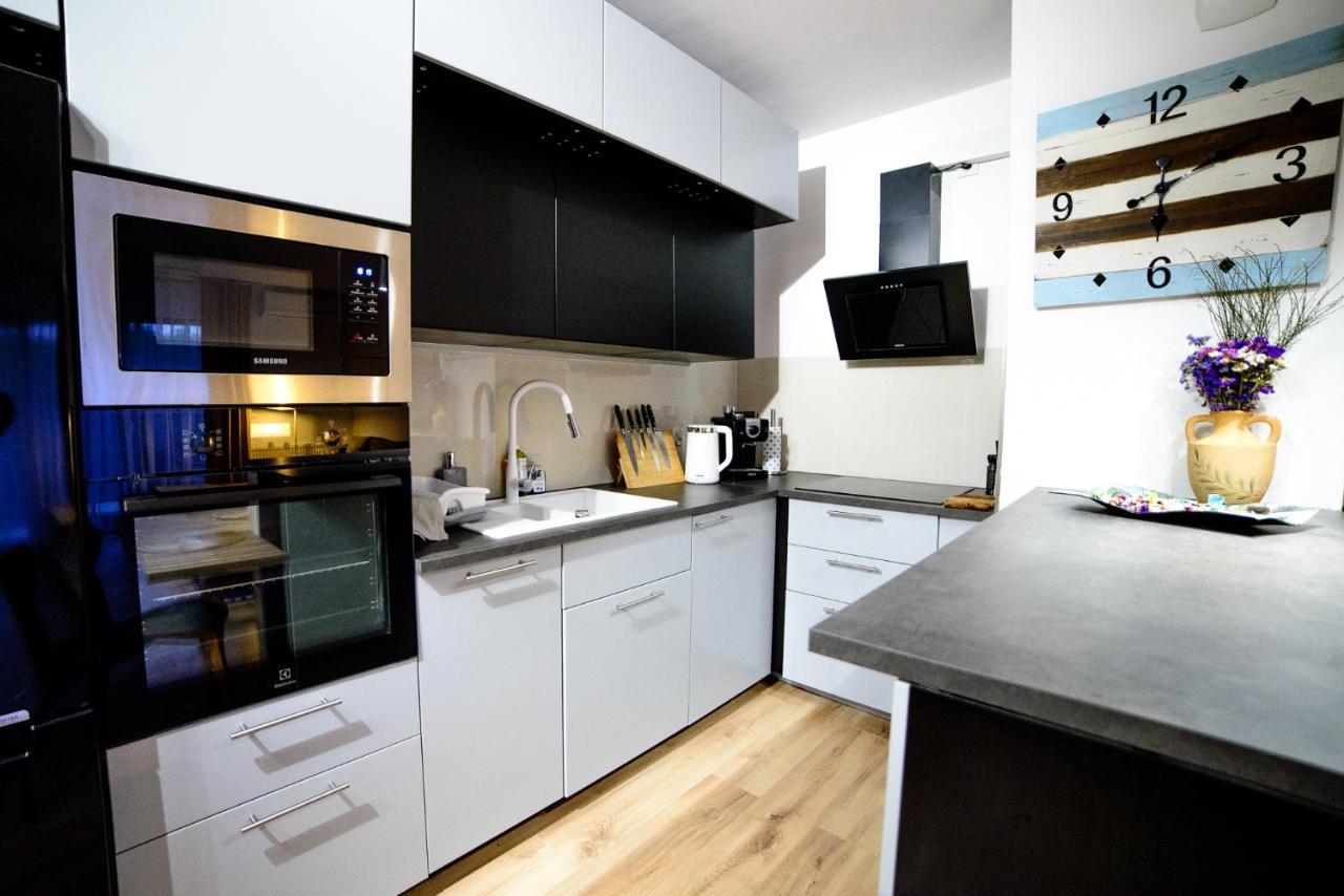 Apartamenty Via Marina Wrocław Exteriör bild