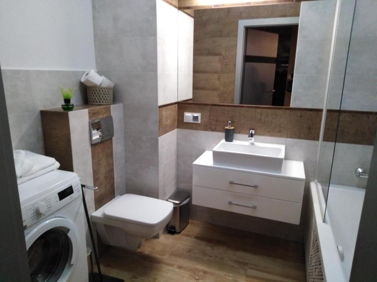 Apartamenty Via Marina Wrocław Exteriör bild